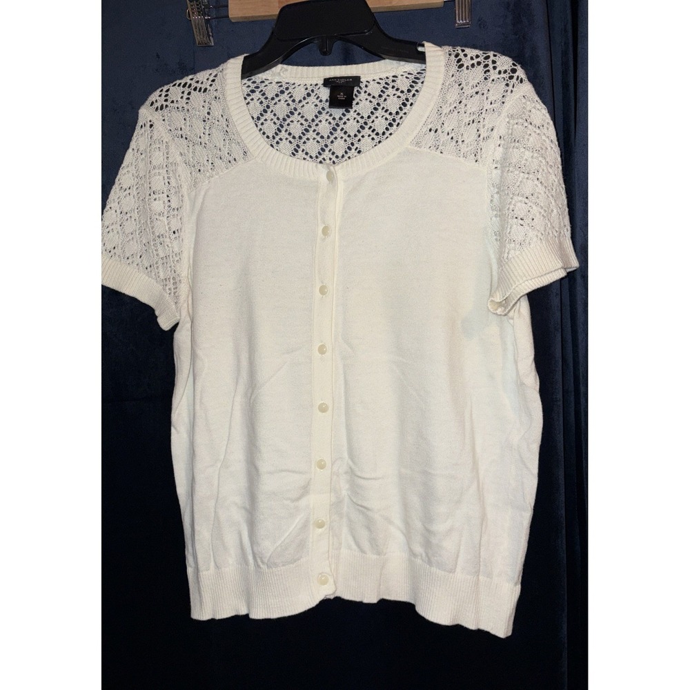 Anne Taylor xL  Top With Crochet Yoke And Sleeves